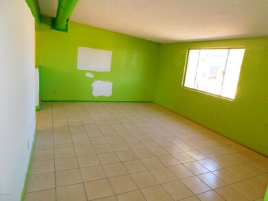022-181291 Living Room