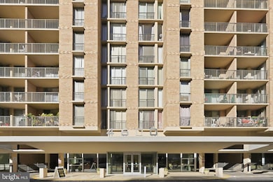 The Carlton unit 613, Arlington, VA 22204 - photo 3