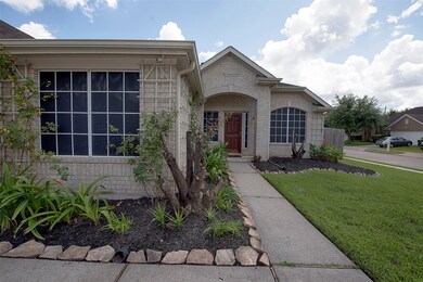 3806 Misty Falls Ln, Friendswood, TX 77546 - photo 5