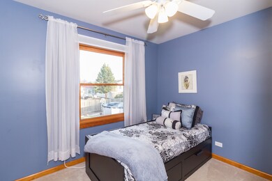 2082 Dorval Dr, Naperville, IL 60565 - photo 3