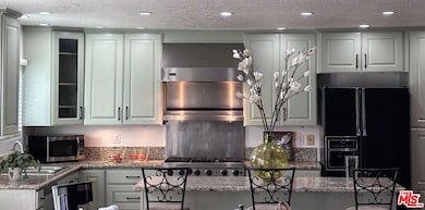 13807 Paddock St, Sylmar, CA 91342 - photo 2