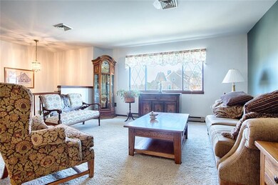 188 Green Meadow Ln, Pen Argyl, PA 18072 - photo 3