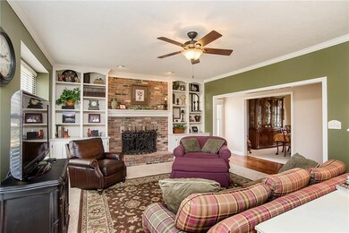 10521 Chestnut Hill Cir, Fishers, IN 46037 - photo 6