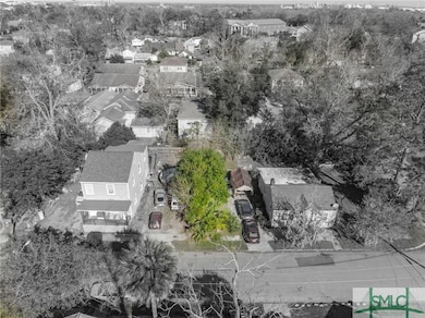 1136 E Waldburg St, Savannah, GA 31404 - photo 4