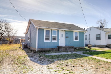 1828 W 4th St, Joplin, MO 64801 - photo 2