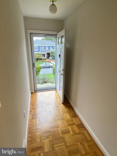 7008 Bybrook Ln, Chevy Chase, MD 20815 - photo 3