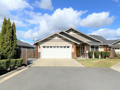 2026 SW Otis Ln, Grants Pass, OR 97527 - photo 3