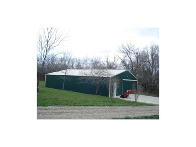 40X50 METAL BUILDING, WIRED ELECTRIC, CONCRETE FLO