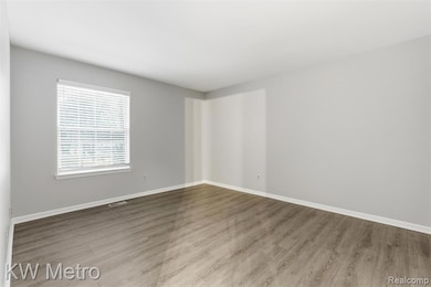 1563 N Bywood Ave unit 6, Clawson, MI 48017 - photo 6