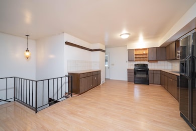 2401_Tattersall_Road_05