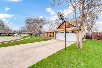 3032 Oak Valley Dr, Bedford, TX 76021 - photo 3