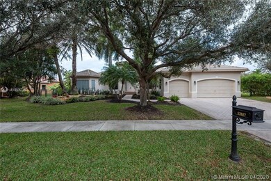 13107 SW 42nd St, Davie, FL 33330 - photo 5
