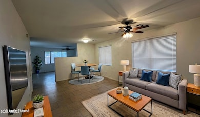 Living Room - Modern - 3