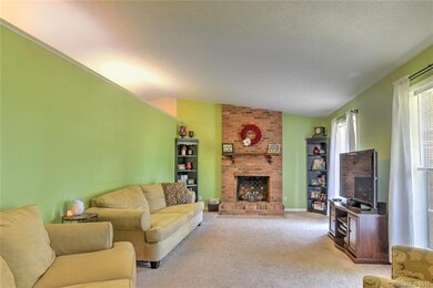 111 Chapman Dr, Hendersonville, NC 28792 - photo 5