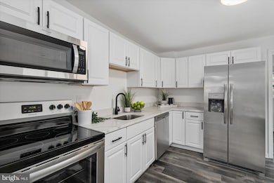 16 Contact Ct, Middle River, MD 21220 - photo 5