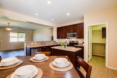 Eat-In Kitchen