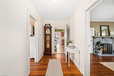 1528 E Fairfield Rd, High Point, NC 27263 - photo 6