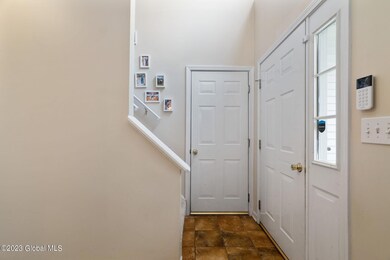 37 Victoria Way, Albany, NY 12209 - photo 5