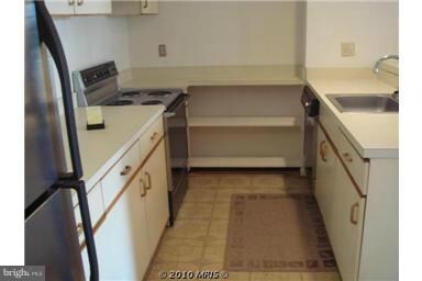 4309 Pembrook Village Dr unit 11, Alexandria, VA 22309 - photo 4