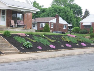 104 N 9th St, Emmaus, PA 18049 - photo 4