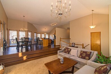 OPEN & BRIGHT FLOOR PLAN