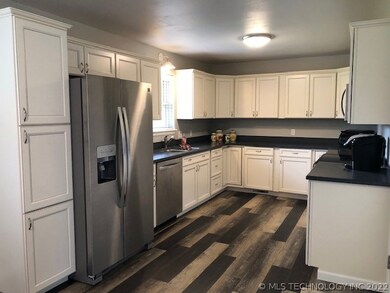 1206 E Reynolds Rd, McAlester, OK 74501 - photo 5