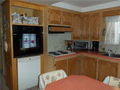 Kitchen. Kitchen with built in oven, dishwasher an