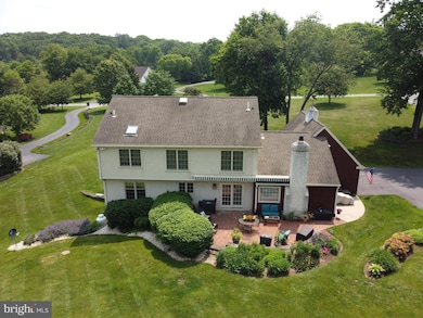 10 Hershey Dr, Pottstown, PA 19465 - photo 2