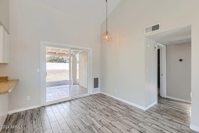 1338 E Utopia Rd - Web Quality - 007 - 0