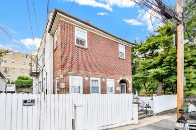 unlisted-address, Yonkers, NY 10703 - photo 2