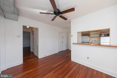 4373 Main St unit 3, Philadelphia, PA 19127 - photo 2
