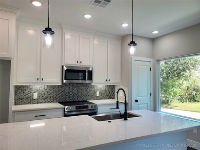 513 NE 5th Ave, Durant, OK 74701 - photo 4