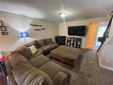 264 Pointe Ln, Raymore, MO 64083 - photo 6