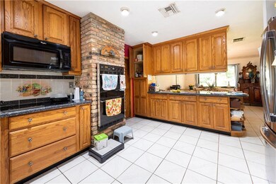Open Space - Counters - Cabinets
