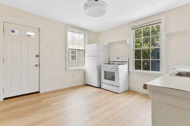 26 Strong St unit B, Newburyport, MA 01950 - photo 5