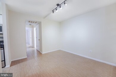 11212 Chestnut Grove Square unit 7, Reston, VA 20190 - photo 5