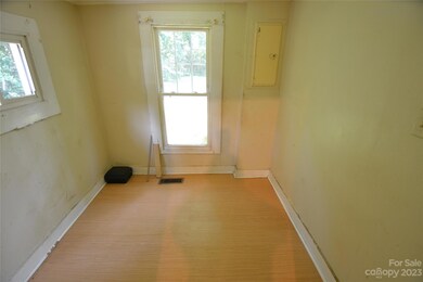 1007 Wilson W Lee Blvd, Statesville, NC 28677 - photo 4