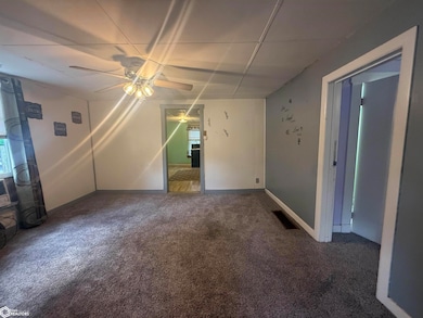 616 N 7th St, Centerville, IA 52544 - photo 4