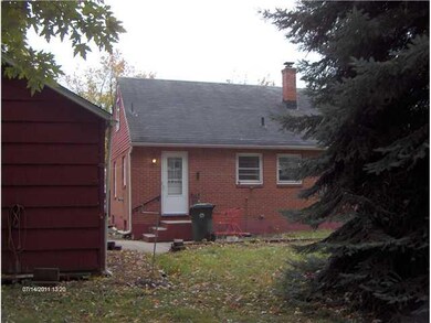 274 Meadow Dr, North Tonawanda, NY 14120 - photo 2