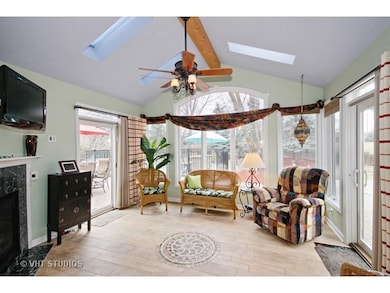 1625 Apache Dr, Naperville, IL 60563 - photo 6