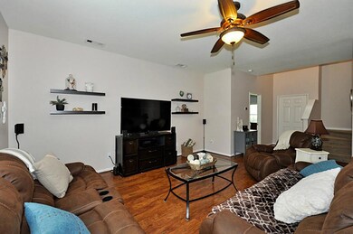 11806 Belle Ct, Pinehurst, TX 77362 - photo 4