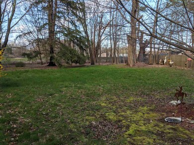 8 Maplecrest St, Newmarket, NH 03857 - photo 5