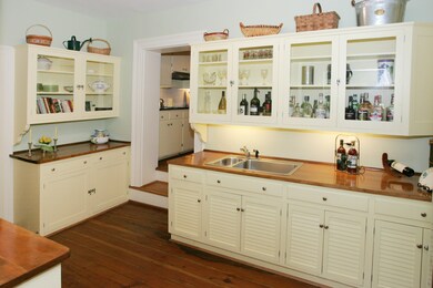 0 pantry GR7E9942
