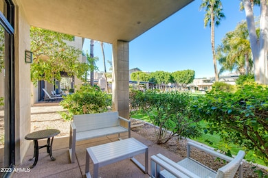 2802 E Camino Acequia Dr unit 7, Phoenix, AZ 85016 - photo 3