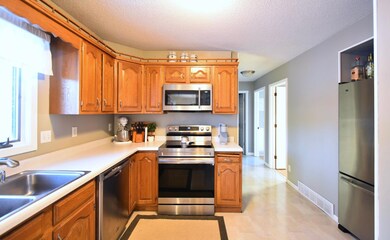 720 Warren Ave, Zumbrota, MN 55992 - photo 7