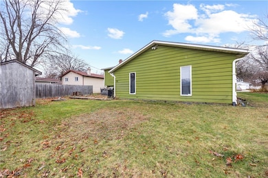1711 N Nantucket Dr, Lorain, OH 44053 - photo 3