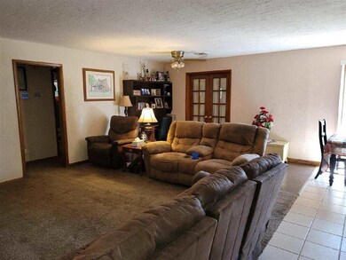 810 W E Ave, Cache, OK 73527 - photo 3