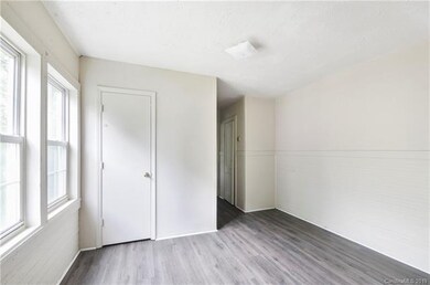 715 Hunt St, Statesville, NC 28677 - photo 3