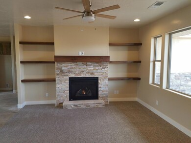3714N175WLivingroom