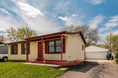 Detached 2 car garage